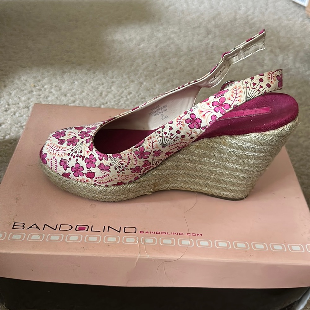 Bandolino Pink Floral Open-toed Wedges, size 7 1/2